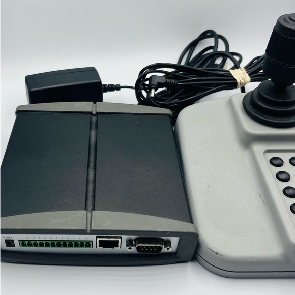 Axis Communications Device - Picture 3 of 7